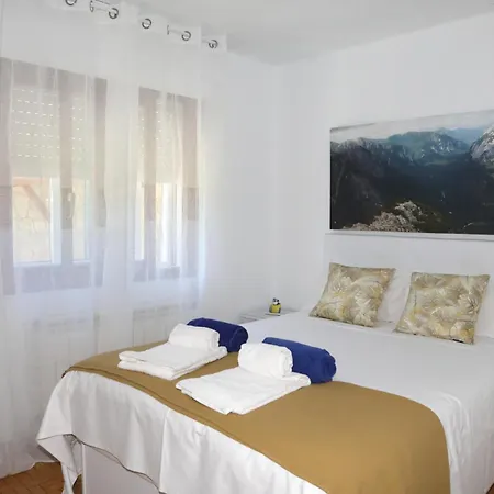 Holiday home Casa Familiar Cerca De Playa America Nigran