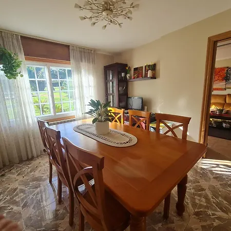 Casa Familiar Cerca De Playa America Holiday home Nigran